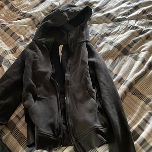 black lululemon scuba jacket size 6